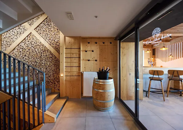 Hostel Ribniska Koca *